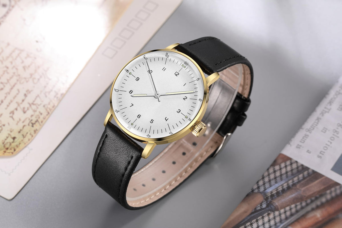 Vintage Mechanical Watch with Domed Glass and 40mm Case H868490