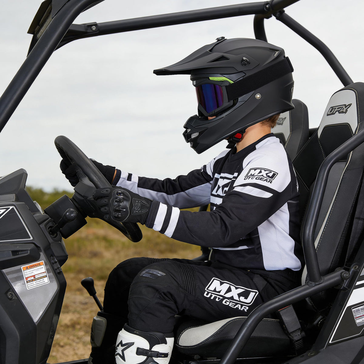 DOT Approved Full Face Motocross Helmet V680473
